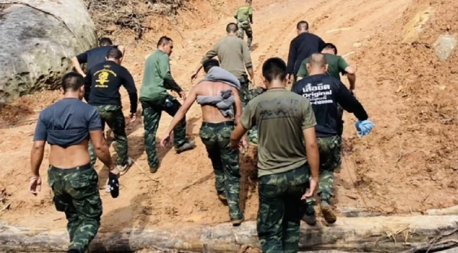 Tentara Thailand Jalani Operasi Kedua Akibat Luka Ledakan Ranjau Terbaru